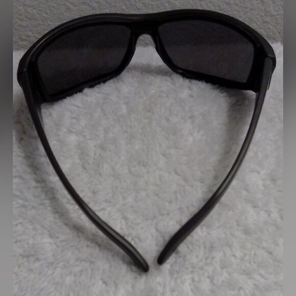 “Unisex Storm Renegade Polarized Performance Sunglasses - Outdoor Essential” - Picture 6 of 9